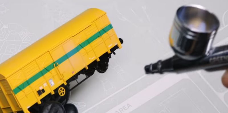 Préparer la surface avec du Decal Softener